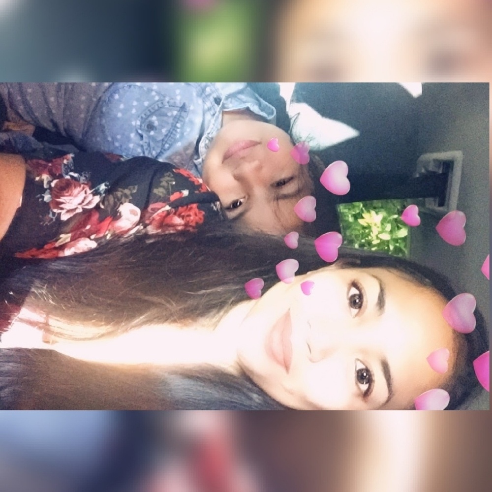 Meet your Posher, Mona